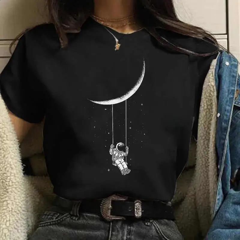 Moons Graphic Print T-shirt Womens Fashion Astronaut T-shirt 90s Retro Harajuku Short Sleeve Plus Unisex T-shirt 250410