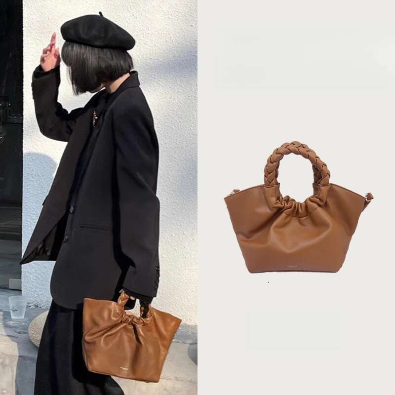 Women's Bags Niche British Retro Leather Woven Handbag, Commuting Cloud Bag, Casual Shoulder Bag