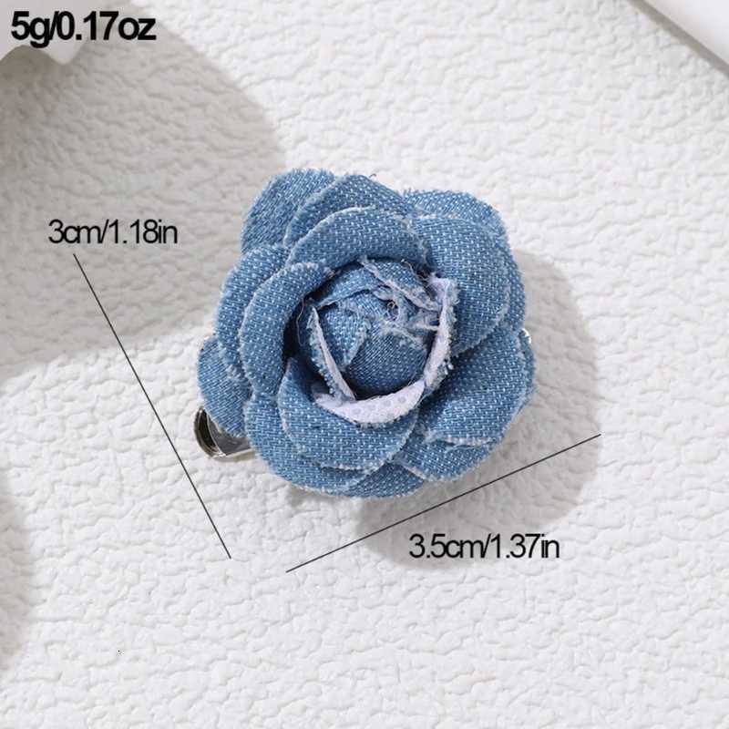 Luxury Elegant Camellia Brooch Stylish Flower Shaped Breastpin Ethnic Lapel Pins Festive Holiday Gift for Her Y251111