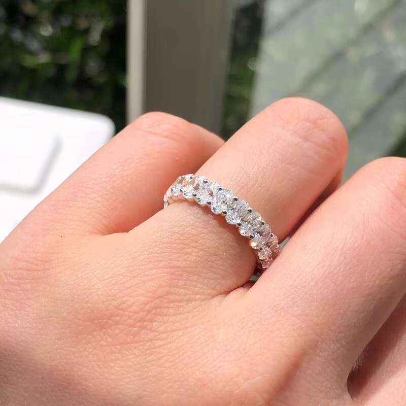 18k Gold Custom Engagement Ring Diamond Eternity Moissanite Ring Band for Women Wedding Design