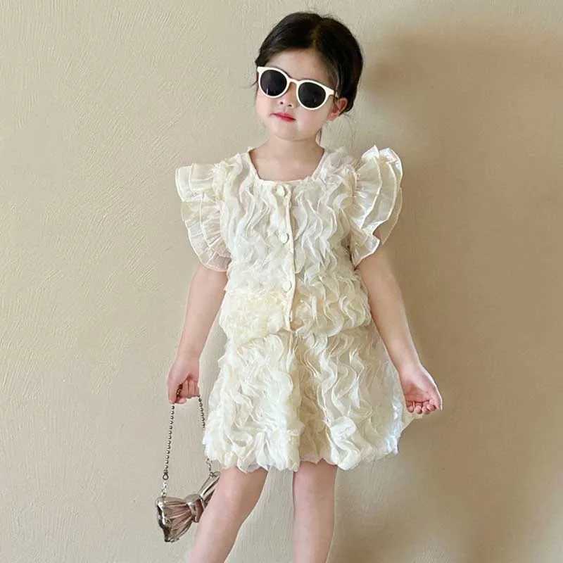 Girls Summer Set New Slish Korean Edition Childrens 3D Solid Color Little Flying Sleeve Top+Shorts Childrens SetXJ250410