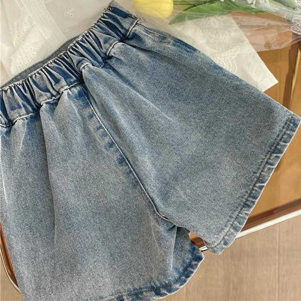 Bear Leader Girl Summer Set New Korean Girl Sweet Lace Hollow Shirt Fake Two piece Cowboy Shorts Childrens Clothing Girls ClothingXJ250410