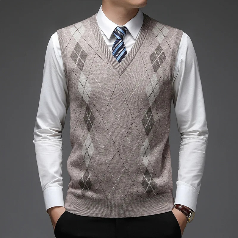 Mens Sleeveless Knitted Top for Autumn and Winter 2024 Young Color Matching Diamond Checkered Hair Tank 250411Z