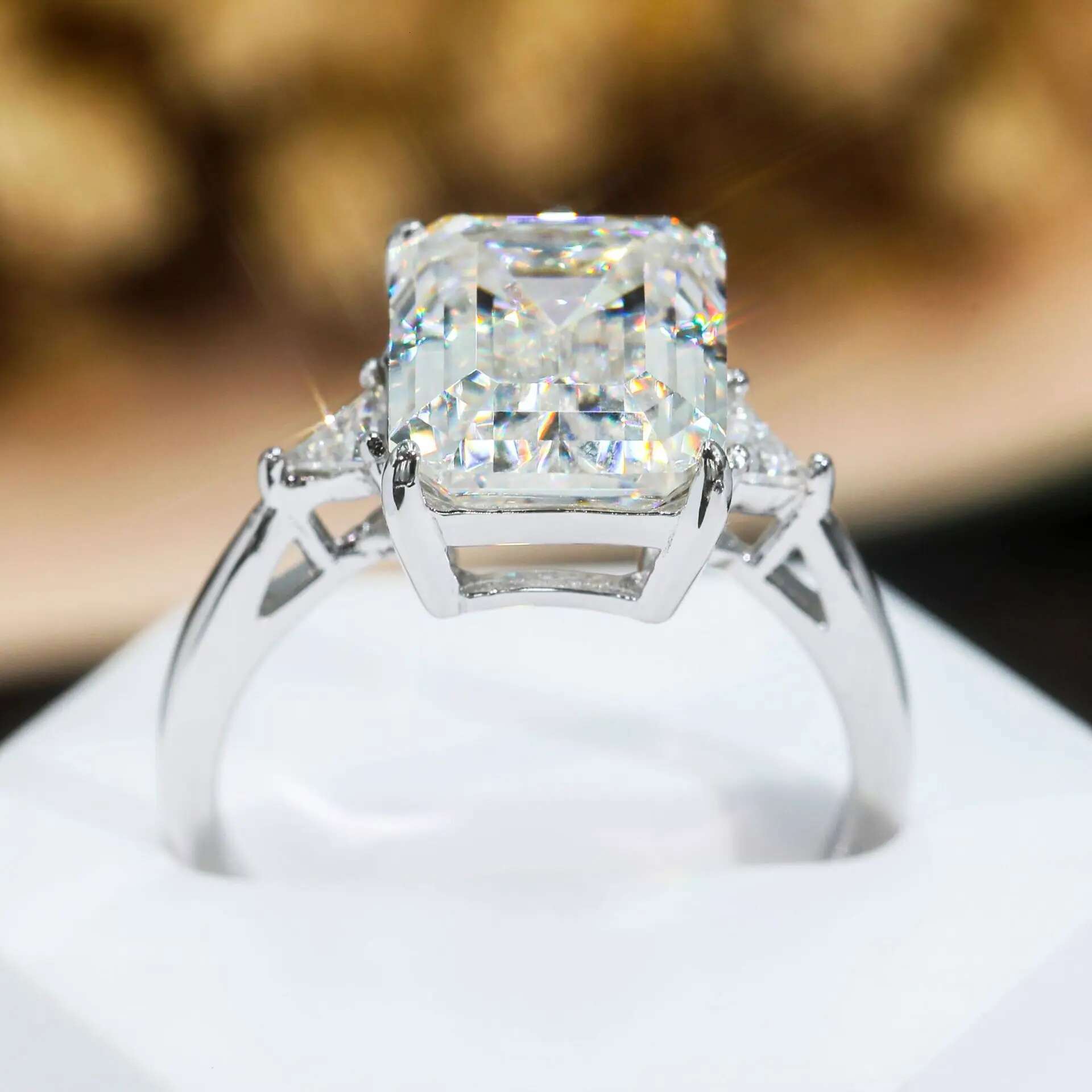 Full Moissanite Diamond D Color VVS Emerald Cut Womens Ring S925 Sliver Plated White Gold Wedding Fine Jewelry Rings for Women