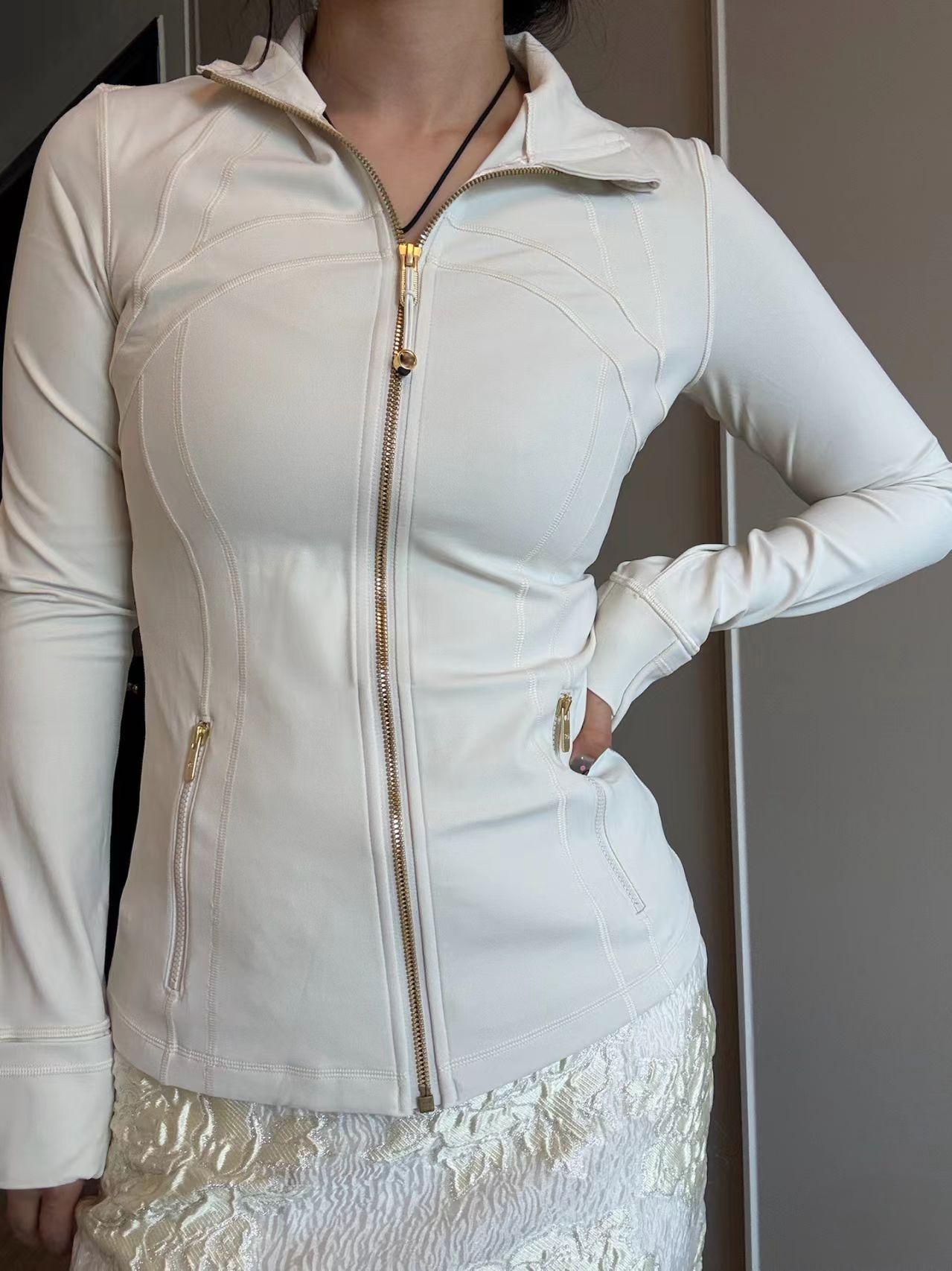 2025 Ladies' designer style Yoga Jacket cropped lycra fabric Comfortable smooth Sweat absorption and quick drying pants