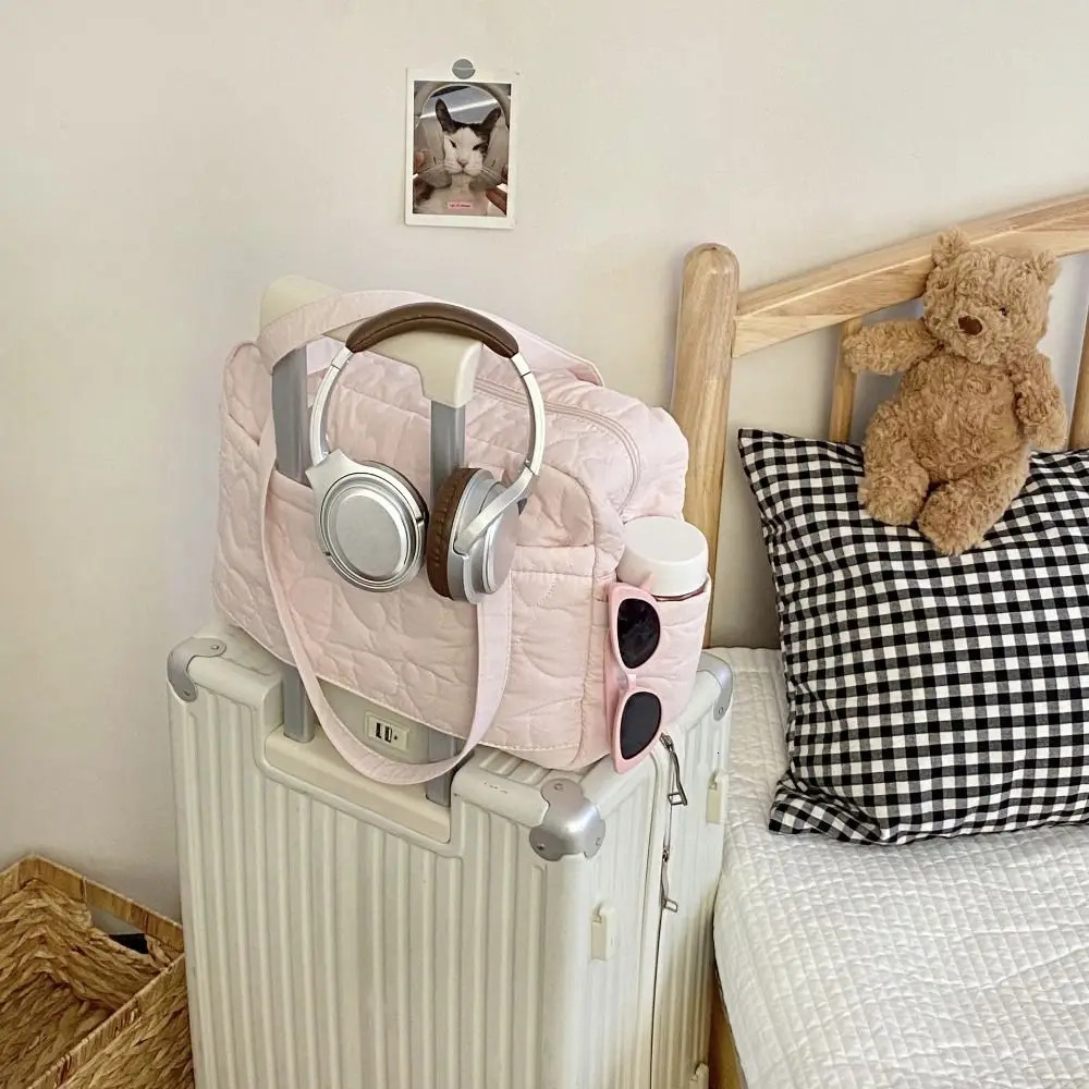 Casual Underarm Bag Travel Luggage Bag Korean Style Solid Color Mommy Bag Tote Bag Heart Travel Storage Bag Women 251110