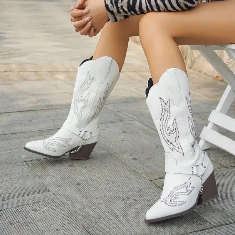 Women Boots Autumn Winter Fashion Embroidered Western Cowboy Boots Women Casual Comfortable Pointed Toe Thick Heel Shoes Woman 251110