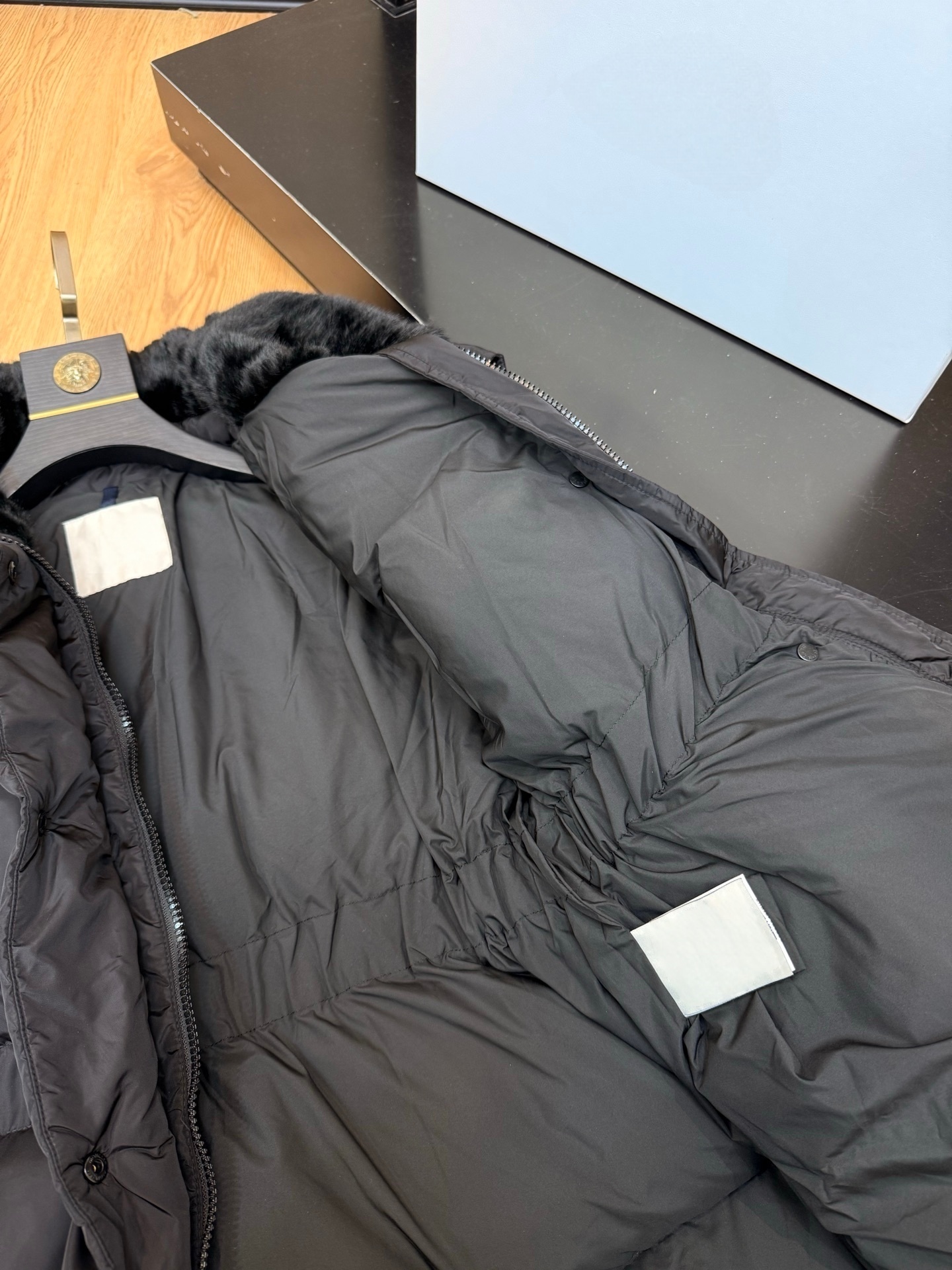 New women's thickened down jacket, windproof, warm, easy to care for, high-end