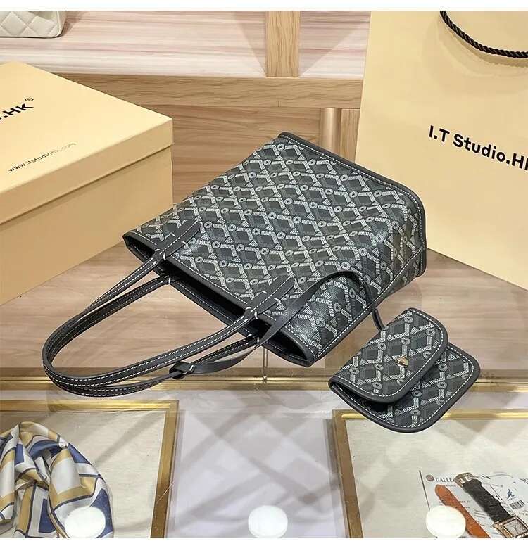 TOCCH LOGO Christmas gifts Versatile Shoulder for Women, Fashionable Teddy Bear Graffiti Tote Bag - Beige, Brown and Black tote bag Gift-giving