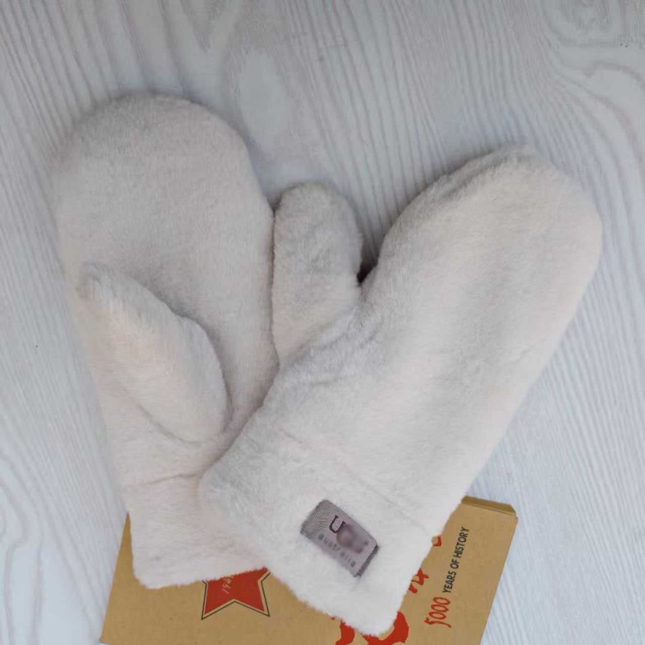 Designer Winter Solid-Color Women Thickened Fleece Mittens: Stylish Warm Windproof Women Gloves