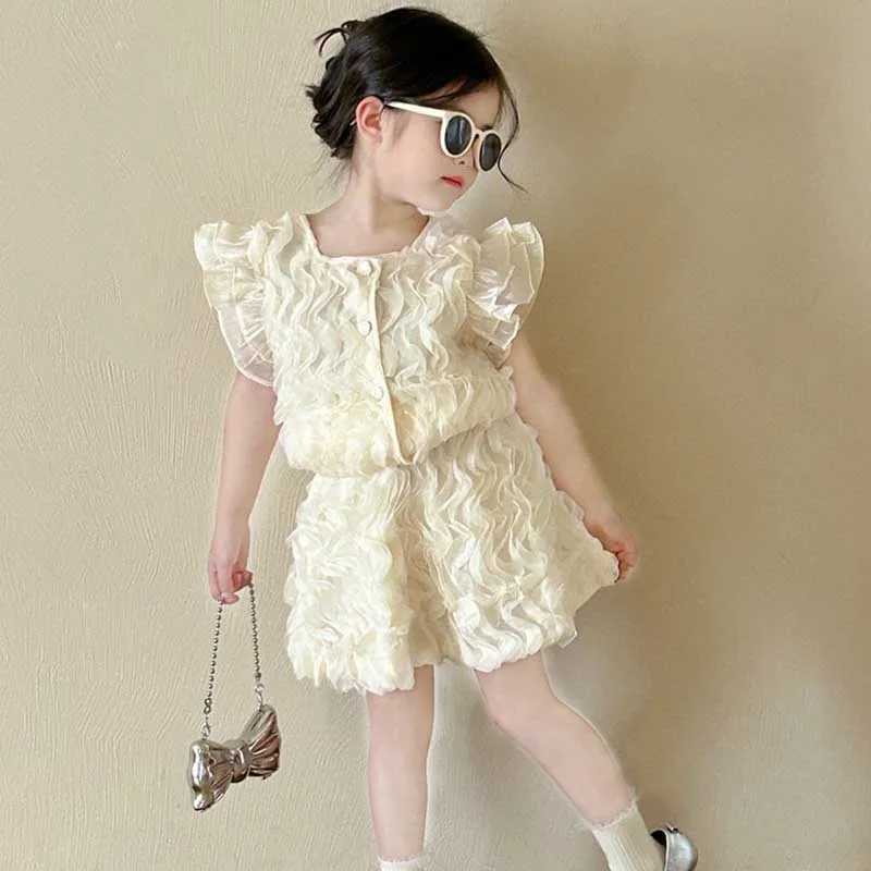 Girls Summer Set New Slish Korean Edition Childrens 3D Solid Color Little Flying Sleeve Top+Shorts Childrens SetXJ250410
