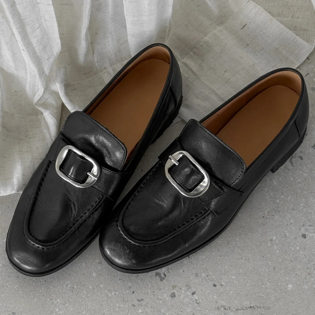 Womens cow leather round toe metal buckle slip-on flats loafers high quality soft comfortable casual moccasins shoes for woman 251110