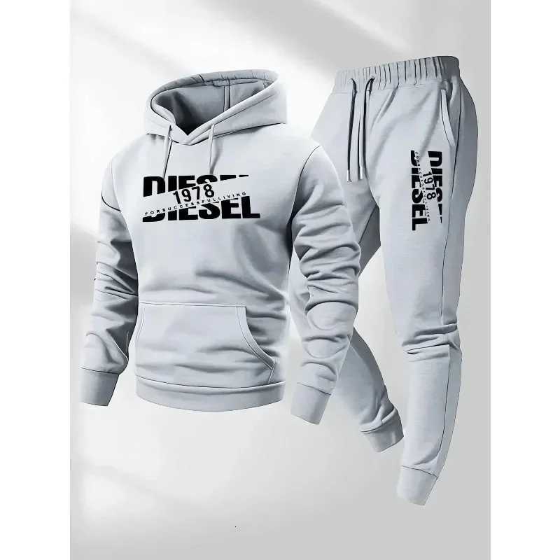 Autumn and winter new hooded sweatshirt sportswear fashion sports hooded sweatshirt casual sweatshirt and pants two in oneT251111