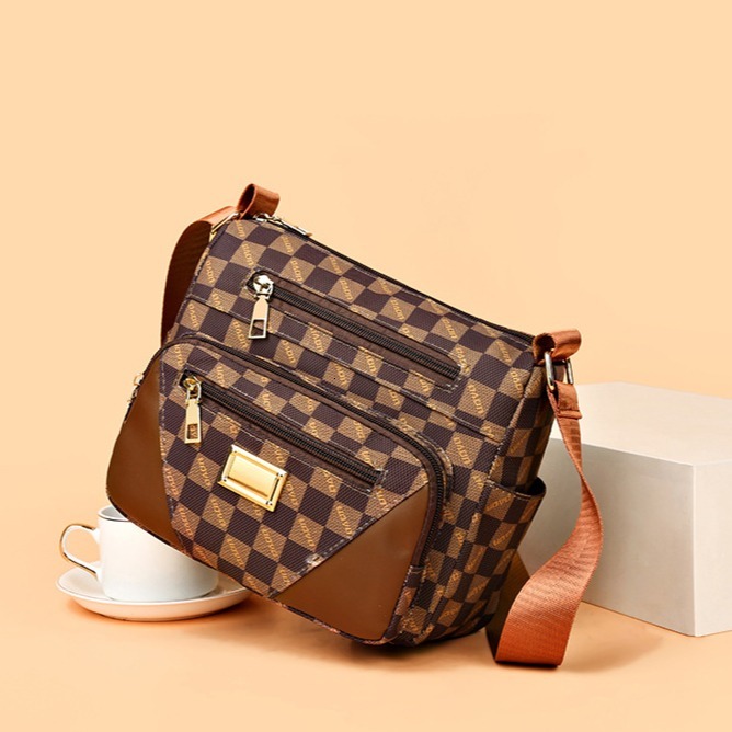 2025 Small Square Bag Plaid Pattern Metal Decor ddmynov