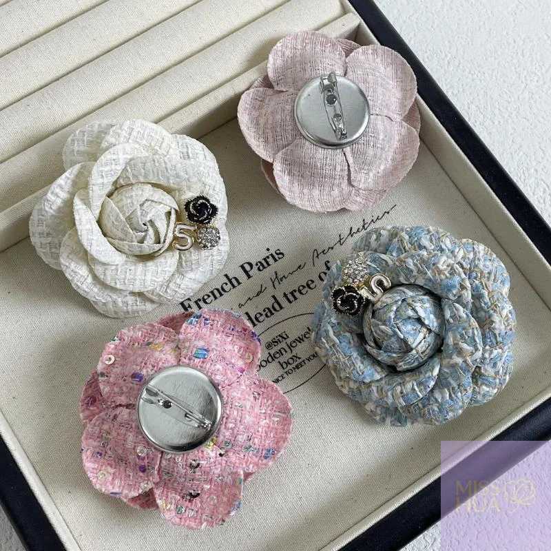 Luxury Korean Textile Camellia Brooches for Ladies Handcrafted Floral Lapel Pins Chic Clothing Trinkets Corsage Y251111
