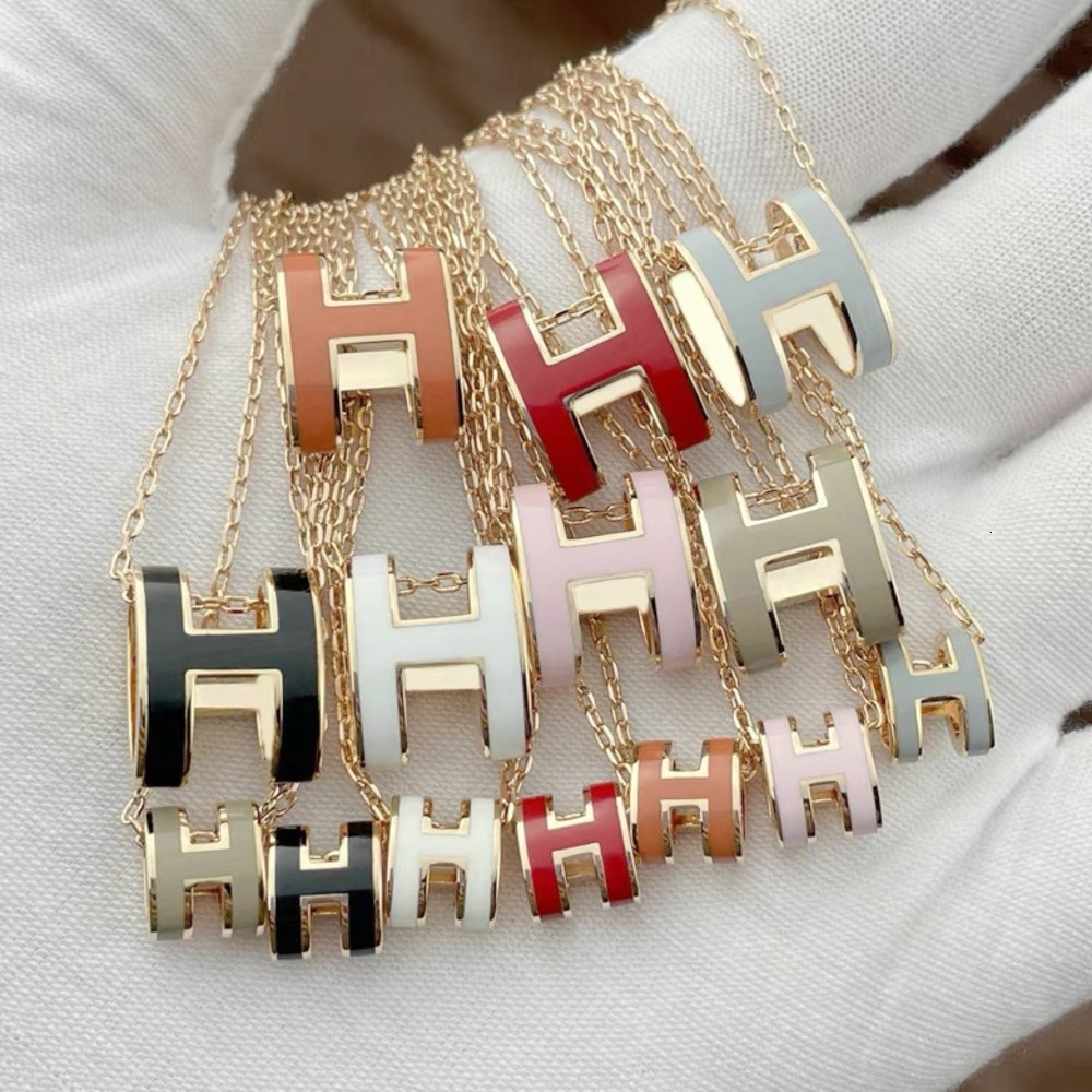 Designer Necklace Pendant Necklaces Clavicle Chain H Enamel Letter Necklace Women Oval Rose Gold Titanium for woman man Stainless All Match Elegant Designer AA