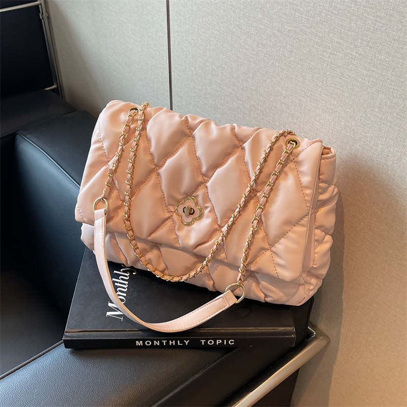 Luxury Brand Designer Bag High-End Quilted Chain Women's Bag 2025 New Trendy Versatile Shoulder Bag Crossbody Bag Small Style Embroidered Large B