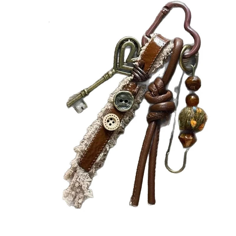 1PCS Original Retro Antique Bronze Key Bag Made Of Vintage Style Autumn And Winter Coffee Colored Pendant 251110