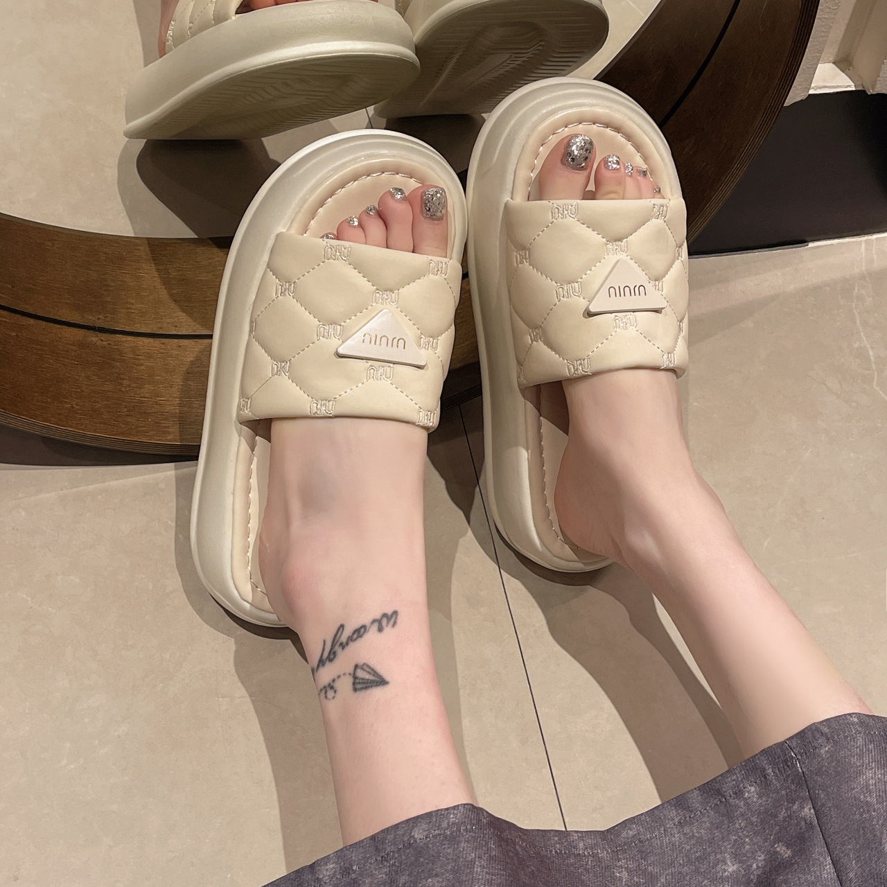 Free shipping designer slippers women black beige khaki comfortable breathable wear-resisting outdoor beach sandals 2025