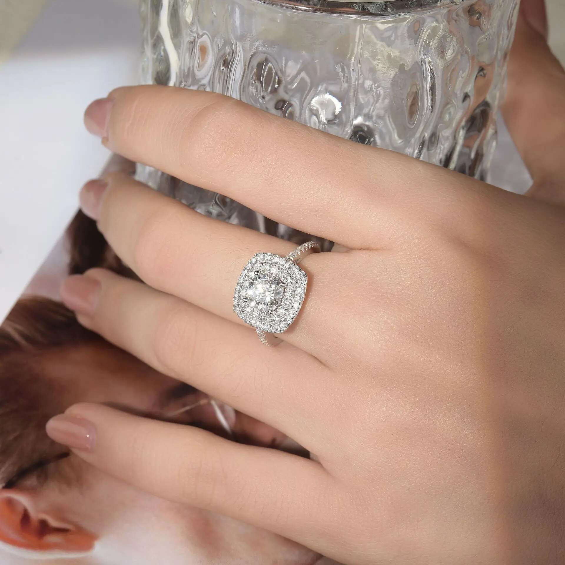 1CT Cushioin Full Moissanite Diamond D Color Womens Ring S925 Sterling Sliver 18K White Gold Rings Pendant Fine Jewelry