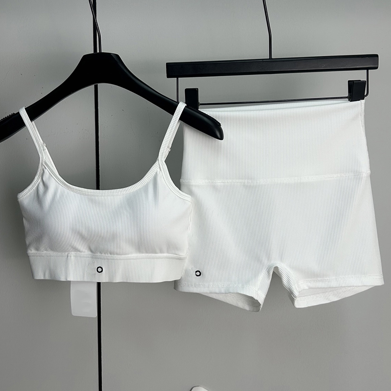 New Fashion Clothing Color blocking Slim fit Sports Vest with U shaped Design Outdoor clothing Screw - pattern sportswear set (vest + shorts)