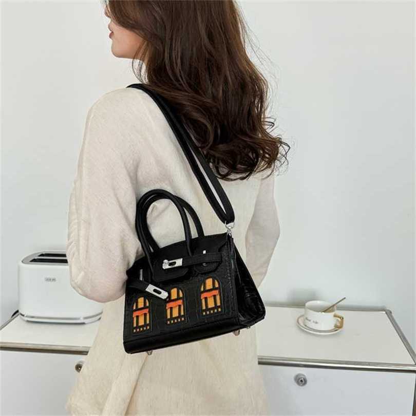 Mini house cute and creative small window car key decoration headphone bag red envelope bigclothfgg22