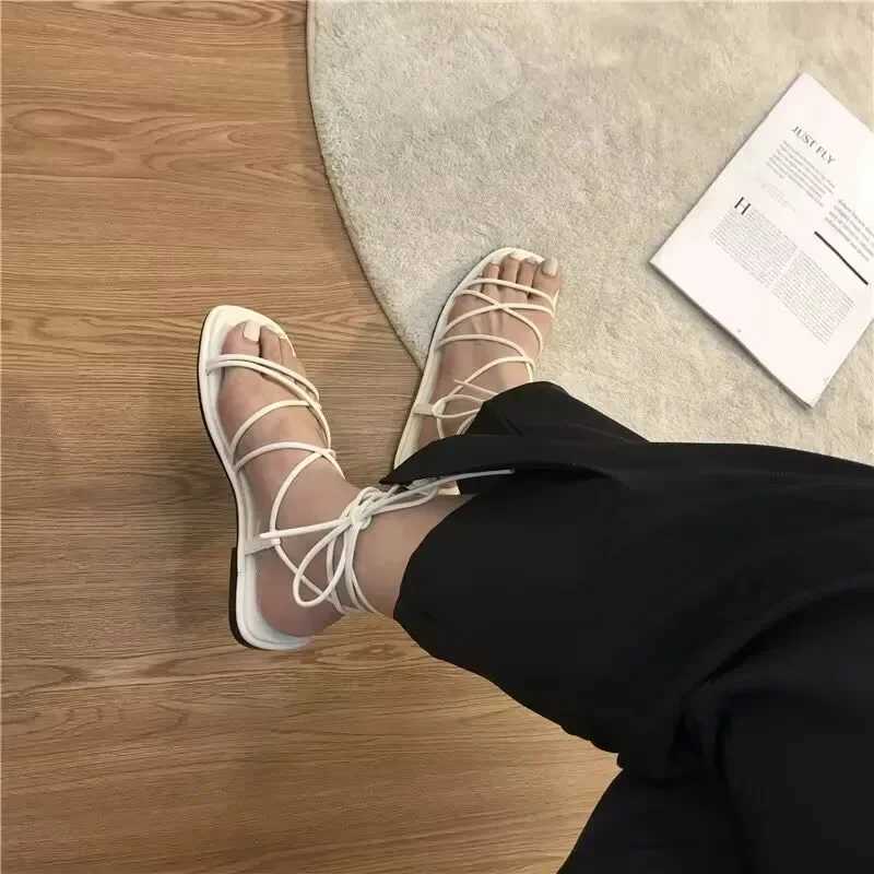 2015 Summer Fi Flat Top Open Womens Sandals New Cross Strap Sandals Comfortable Roman Sandals Zapatos De MujerXJ250410
