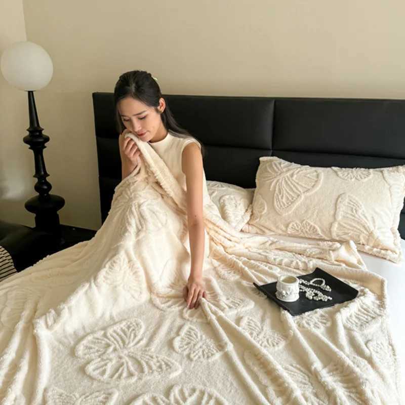 2025 New Winter Flannel Blanket A Coral Fleece Blanket Solid Color Office Nap Blanket No case C251111