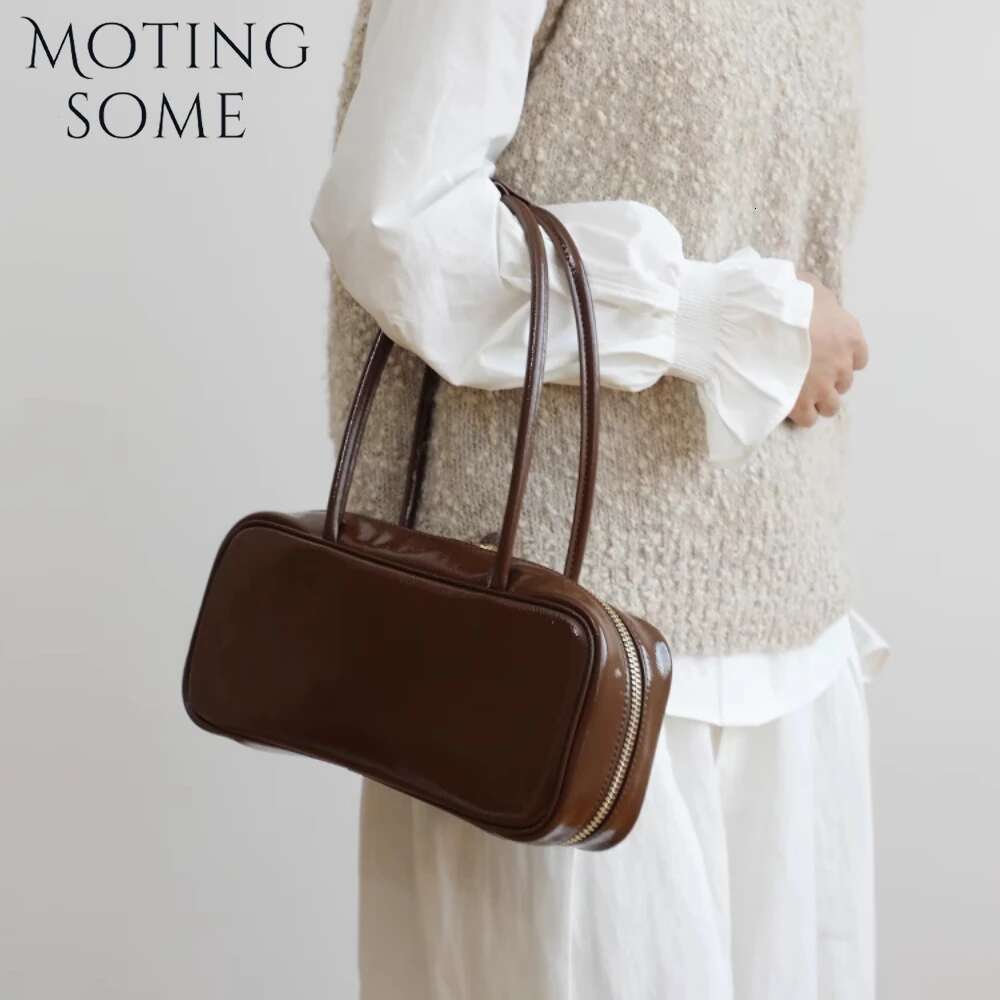 Motingsome Retro Leather Bowg Bag Woman Satchel Niche Shoulder Underarm Commuting France Pouch Bags Lady Spring New 2025