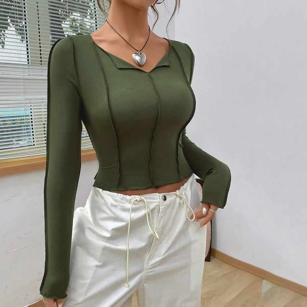 Spring and summer womens slim fit short n niche Vneck Tshirt long sleeved top 250411Z