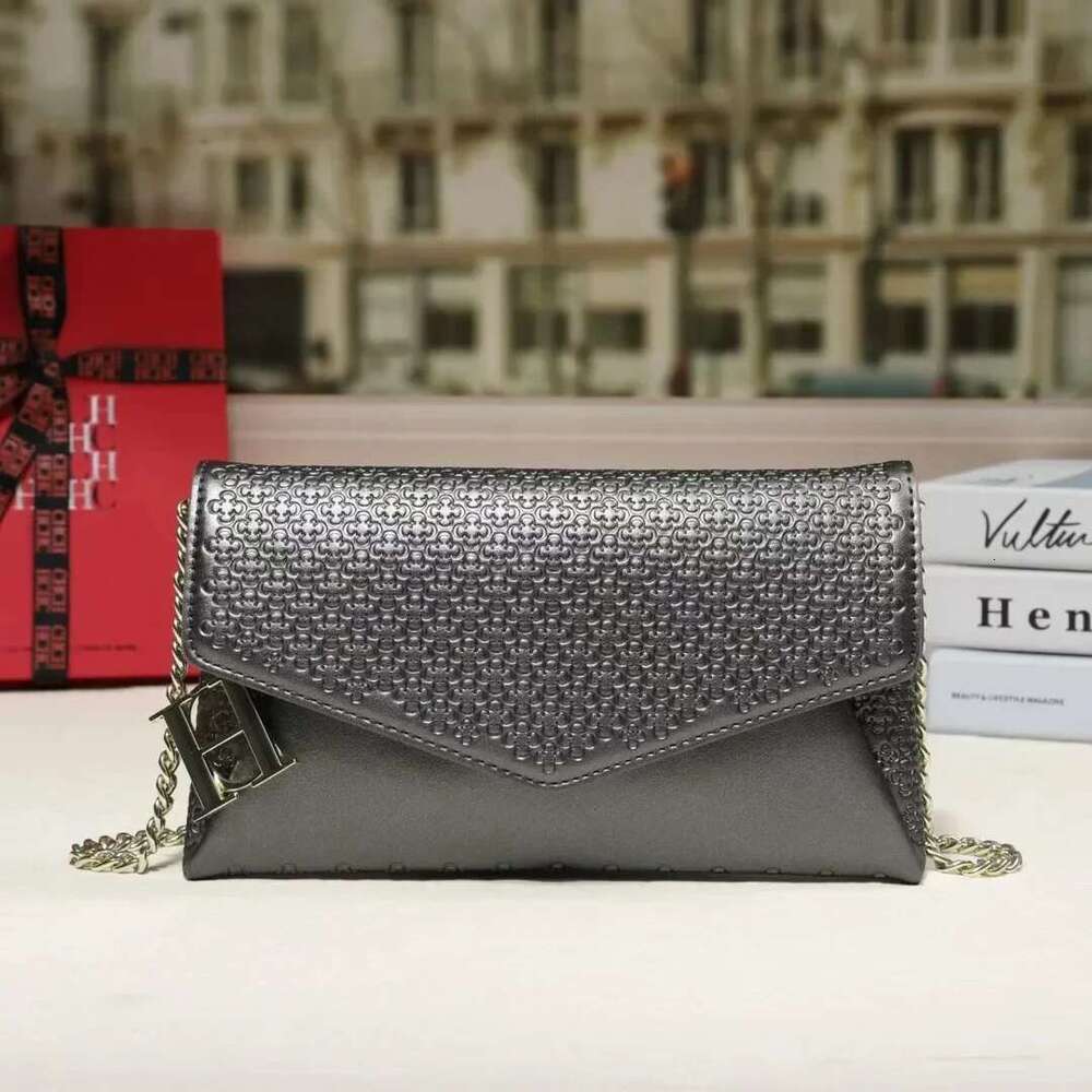 CILMI HARVILL CHHC Summer New Women's Flip Bag Emed Pattern Metal Chain Pendant Lightweight Banquet Travel