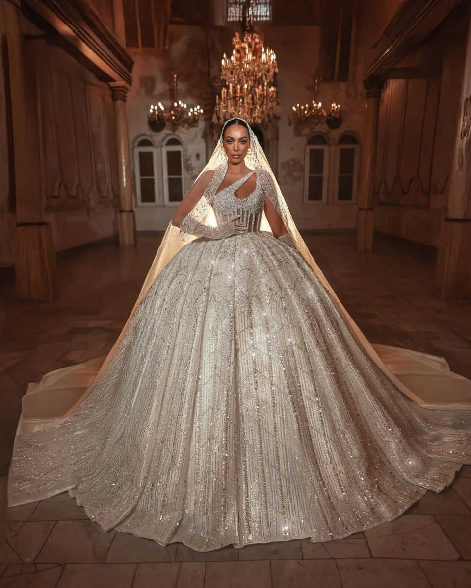 Luxurious Sequined Wedding Dresses Ball Gown One Shoulder Sleeveless Vestido De Noiva Beaded Sequined Bridal Dress Customized