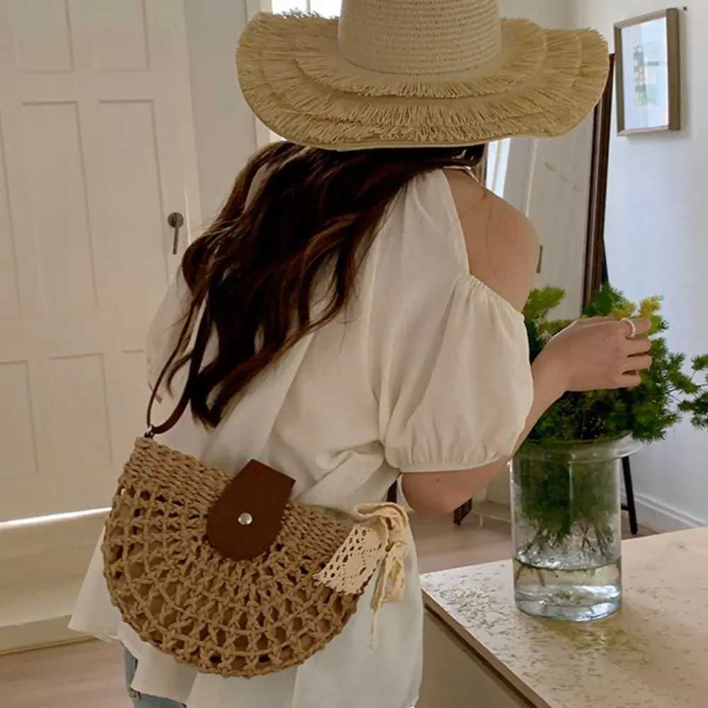 Woven Hollow Semicircle Bag Mobile Bag Bohemian Style Weave Straw Crossbody Bag Messenger Bags Beach Handbag Beach Shoulder BagT251110