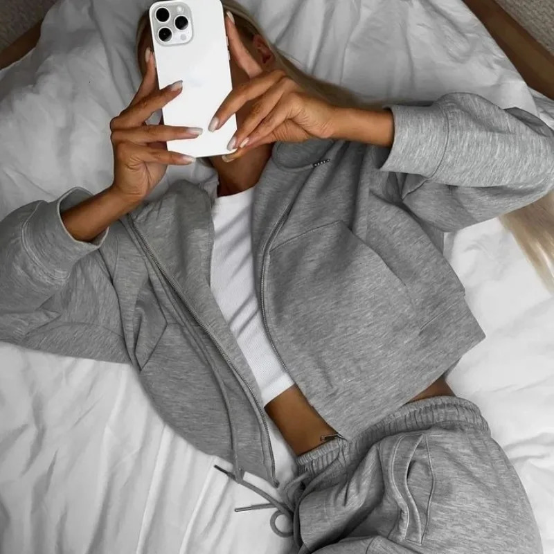 Womens Autumn Tracksuit Casual Two-Piece Set with Zipper Hooded Top And Yellow Pants Gary Sports Suit 251106