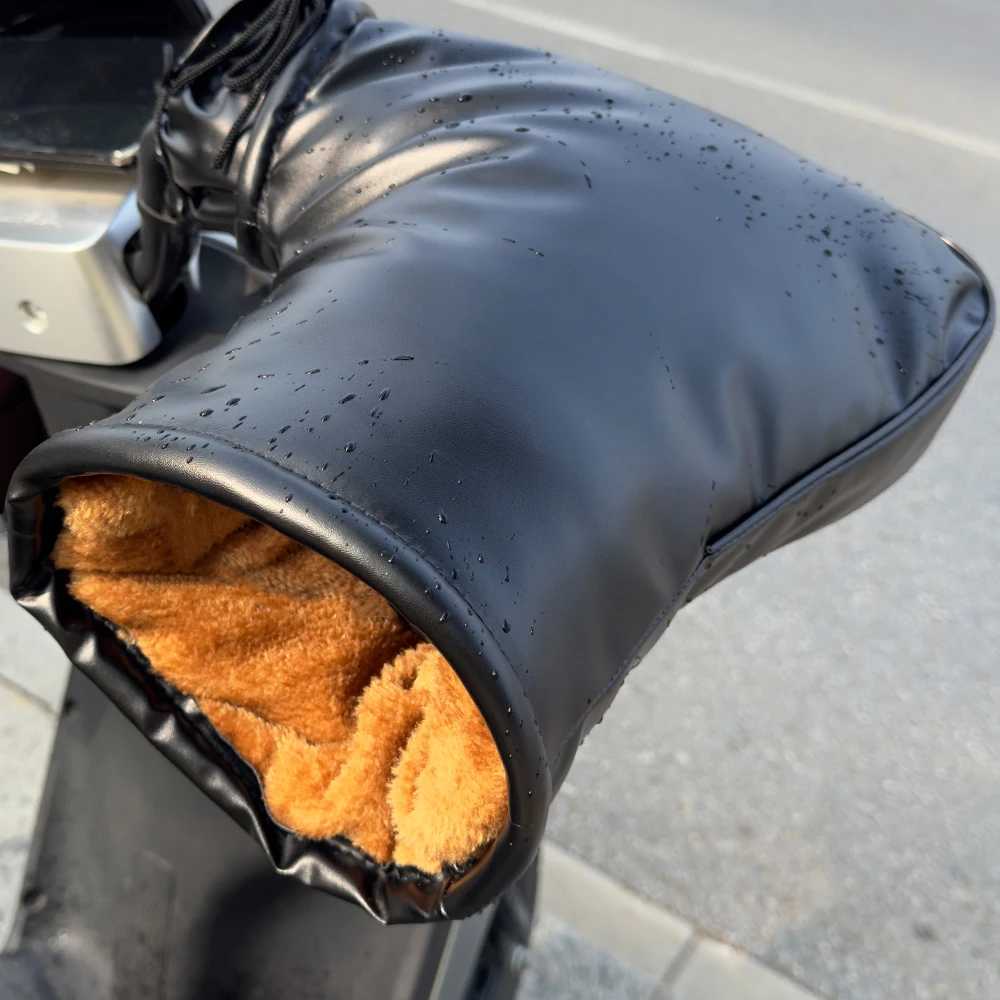Motorcycle waterproof PU handlebar cover winter battery car windshield gloves warm handle thickening to keep warm and cold-proof S25118