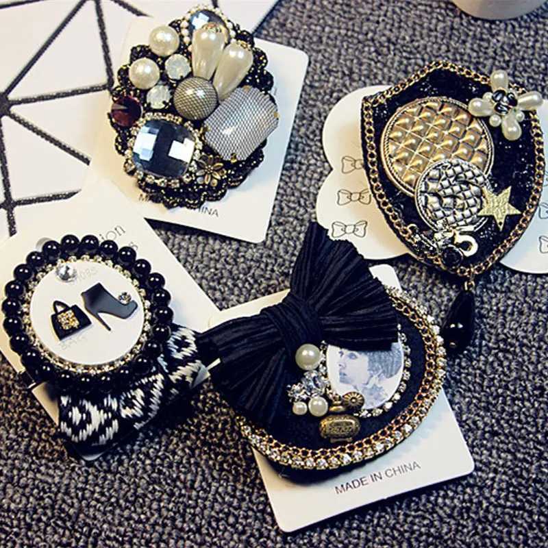 Luxury High Quality Handmade Women Retro Brooch Pins Badge Series Set Tassel High Heels Metal Coat Fashion Accessories Y251111