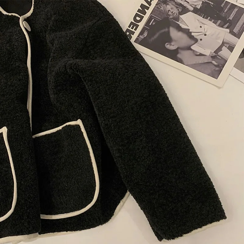 Winter Loose Short Thickened Lamb Fur Jacket Simple Style Small Size Elegant Top Polyester Fiber Full Sleeve Coat 251103