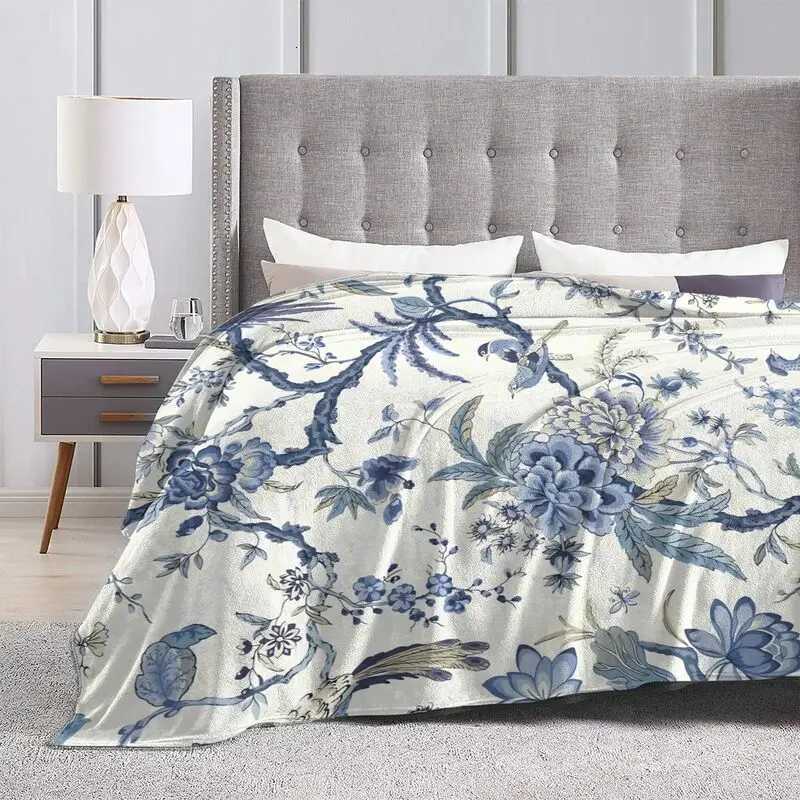 Chinoiserie Blanket Blue and White Outdoor Bule Birds Flowers Soft Flannel Lightweight Throw Blanket Warm Cozy Blankets for Sofa C251111