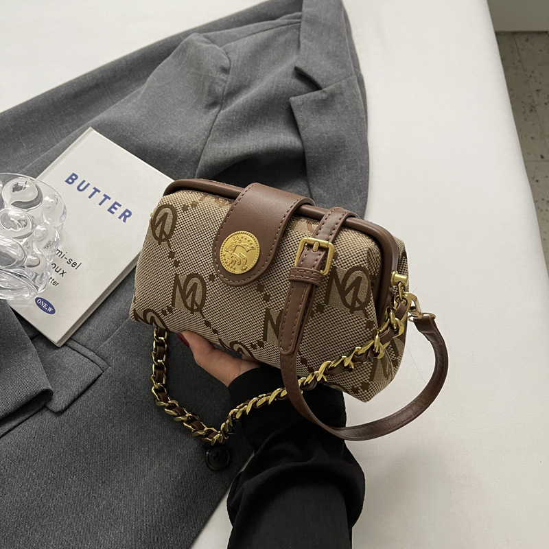 Guguo Free Shipping New Designer Bag Chain Underarm Bag For Women Niche Design Fashion Versatile Cloth Bag Trendy Single Shoulder Crossbody Bag