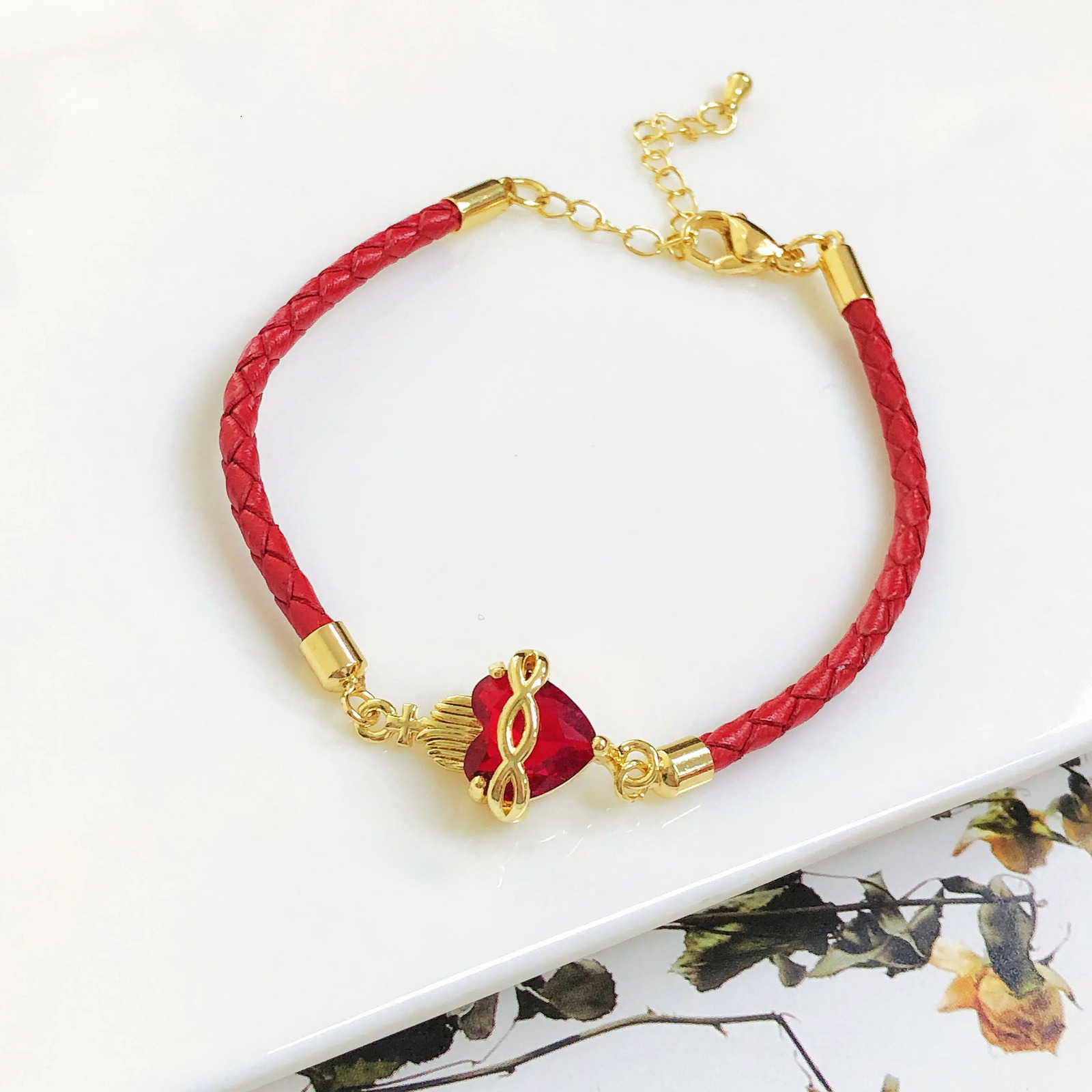 Red Leather Rope Braided HeartShaped Crystal Adjustable Bracelet for Women Female Fashion Religious Jewelry Party Gift 251103
