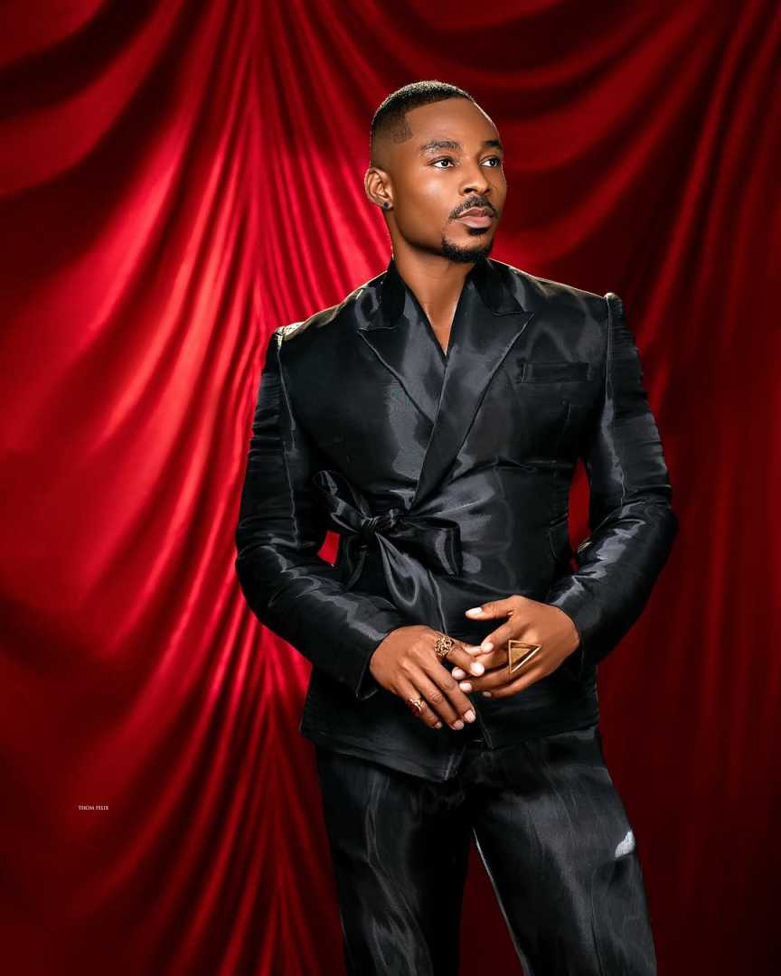 Fashion Show Wedding Men Suit Shine Party Suit 2-PCS Coat Pants Tailor-Made Groom Wear Groomsman Formal Occasions Plus Size Customized M251603