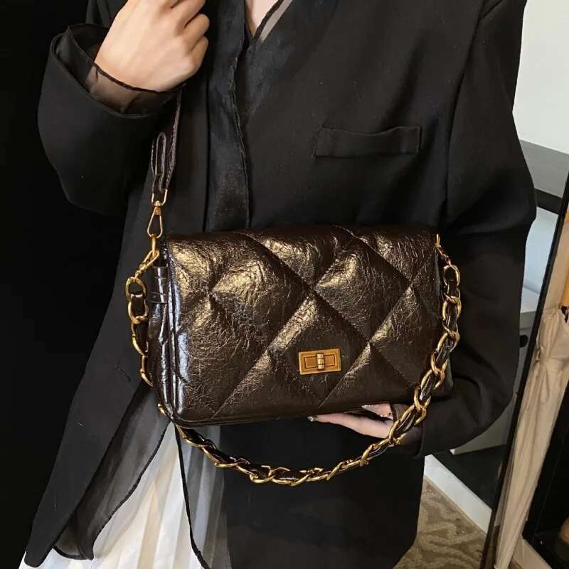2025 New Small Square Winter Trend Multi functional Shoulder High end Leisure Designer Women's Trendy Shoulder Bag3