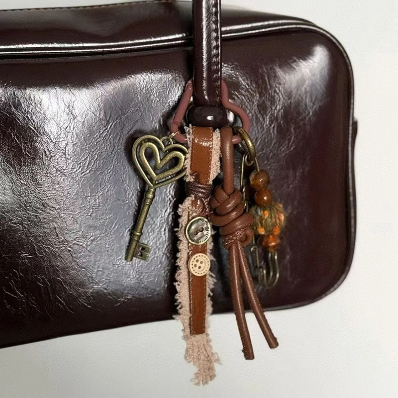 1PCS Original Retro Antique Bronze Key Bag Made Of Vintage Style Autumn And Winter Coffee Colored Pendant 251110