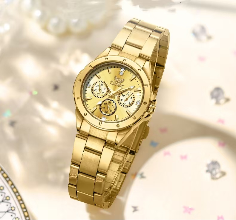 Stylish Womens Steel Strap -style Analog Timepiece for Outdoor Adventures