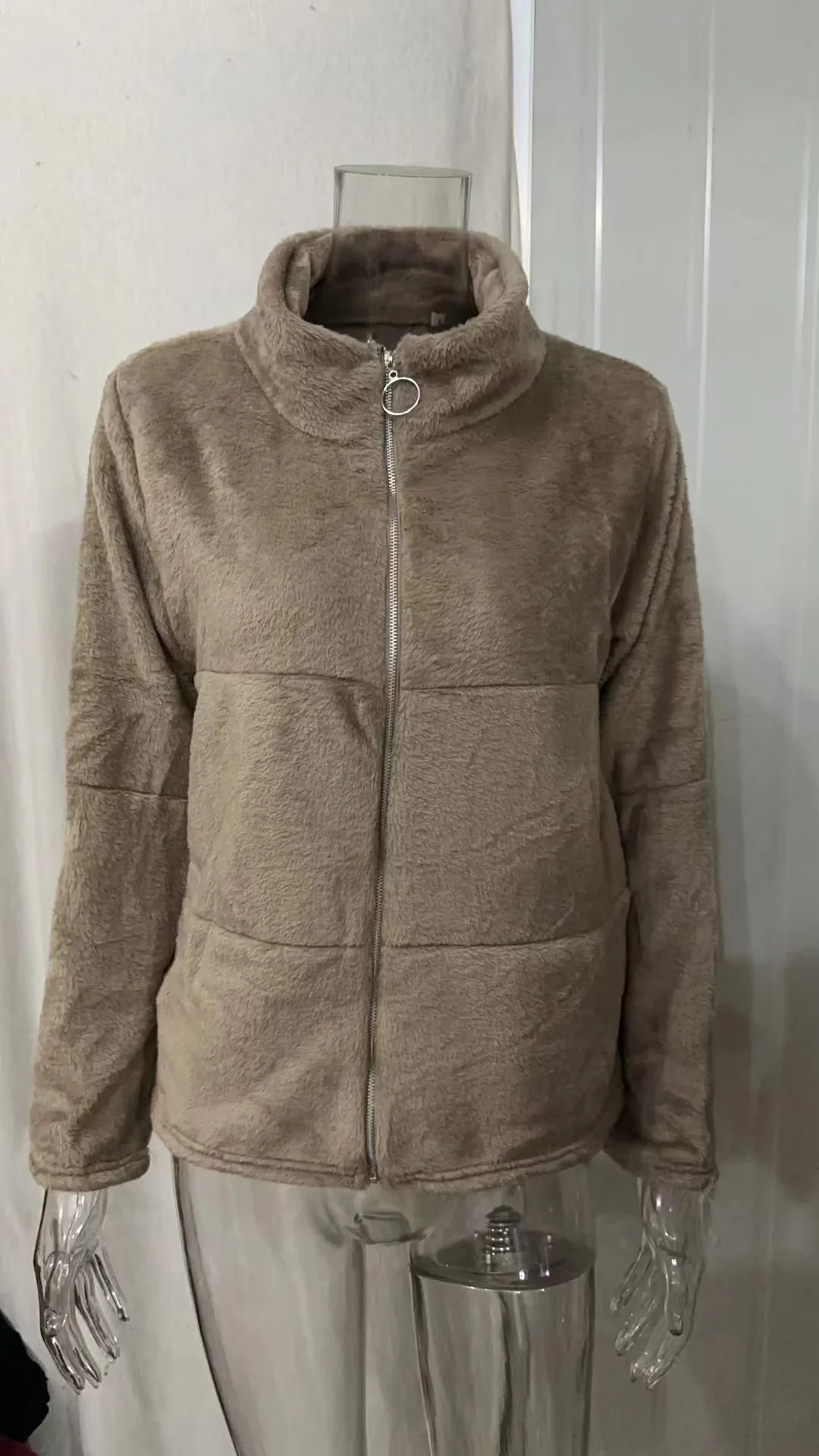 2025 Winter Womens Warm Jacket Zipper Cardigan Faux Fur Fashion Long Sleeve Stand Collar Plush Coat for Female 251103