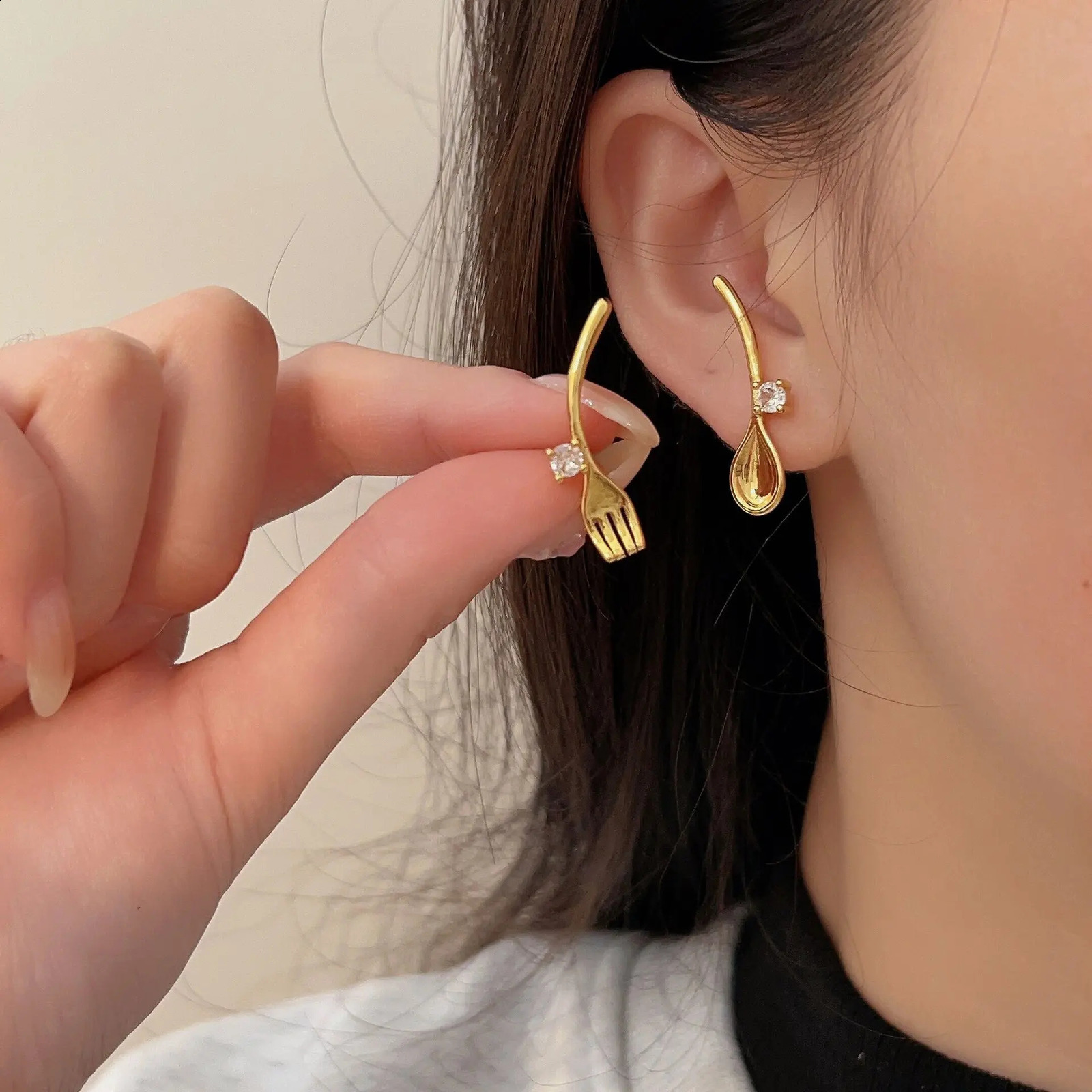 Creative Cute Asymmetric Tablet Earrings Inaly Zircon Ladle Fork Earrings Womens Fashion Earrings Accessories Gifts 250409