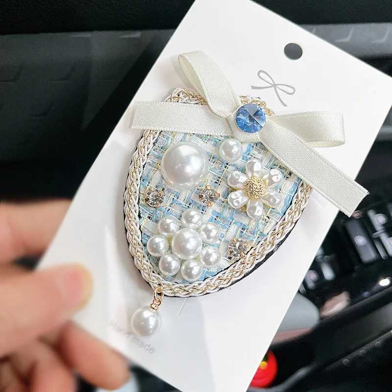Luxury Korean Rhinestone Pearl Cross Brooches for Women Elegant Sweater Suit Badge Lapel Pins Fashion Jewelry Accessories Y251111