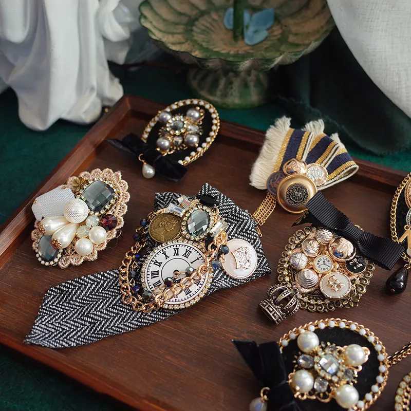 Luxury Vintage Handmade Small Fragrance Bow Crystal Brooch Pins for Women Pearl Fabric Tassel Chain Brooches Lapel Pin Girls Gifts Y251111