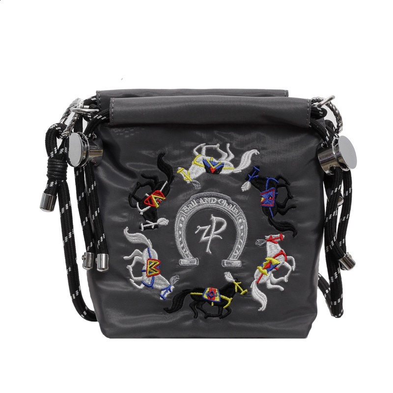 Fashionable and versatile ins nylon cloth bag womens bag new single shoulder crossbody bag summer mobile phone bag niche embroidery bucket