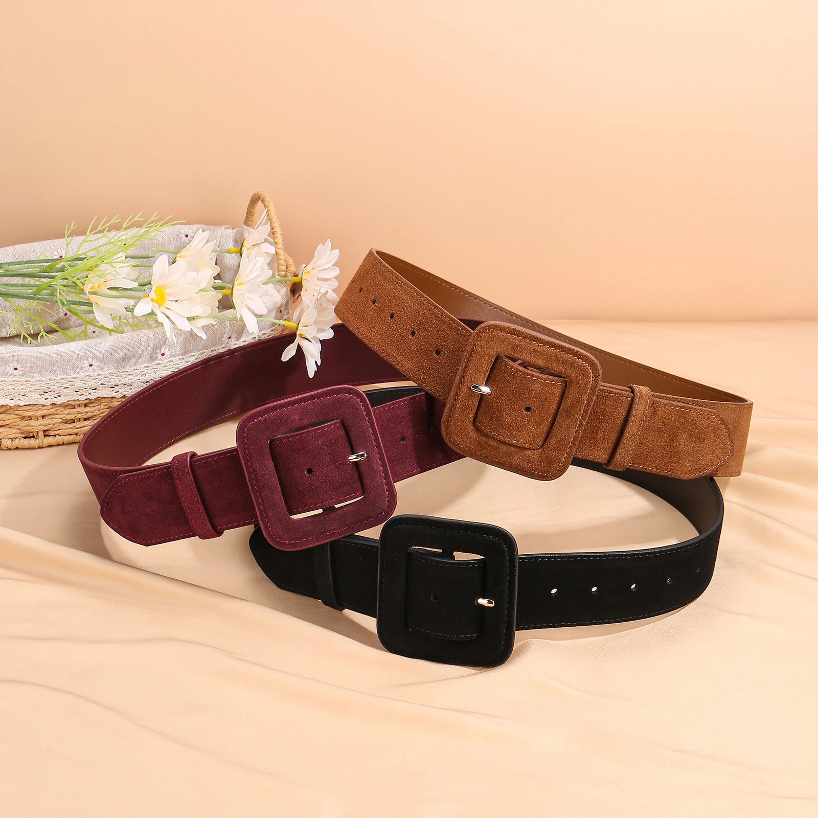 Fashion Womens Suede Belt Wide High Waist Belt Vintage Chunky Buckle Leather Belts Decoration for Dress Coats 251110
